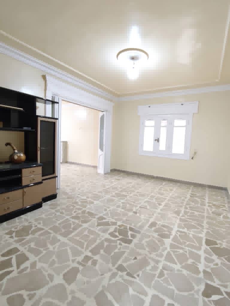 منزل للبيع في حلب يصلح للسكن وللأعمال التجارية - صورة 9